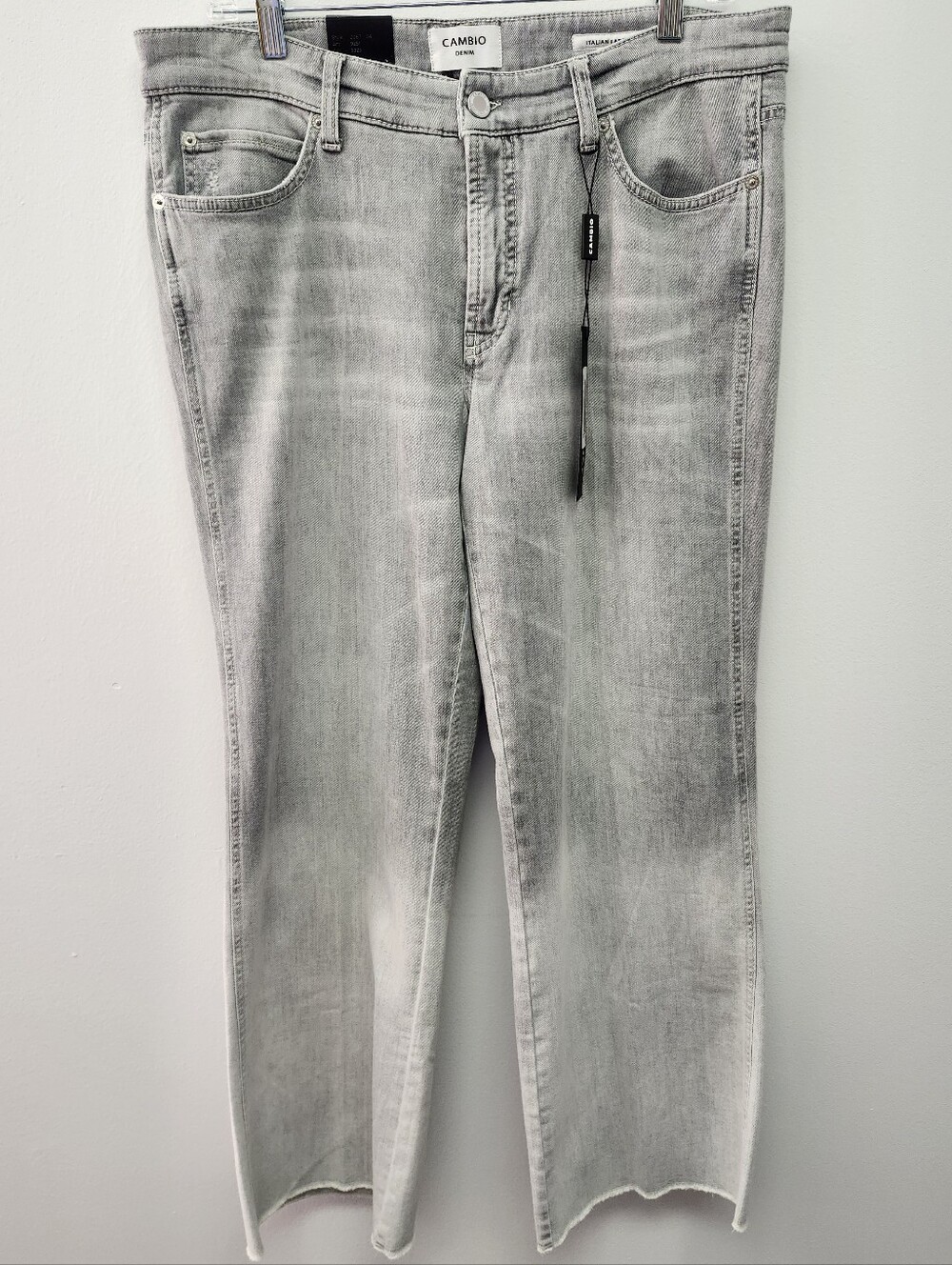 Cambio Women’s Light Gray Straight Leg Jeans